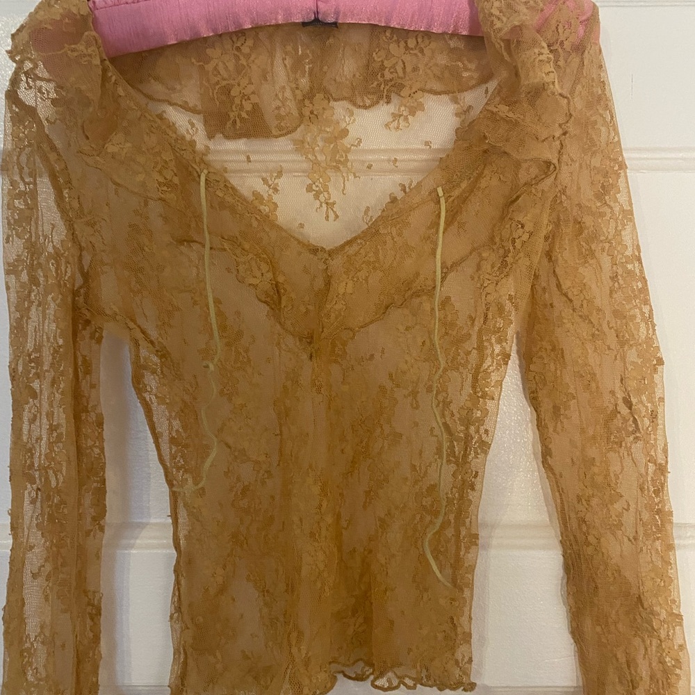 Elegant gold lace blouse! Worn only 2 to 3 times!